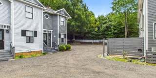 UNCG Area – Chancellors Court Townhomes. Walk to Campus and just minutes to Downtown! Gallery 34