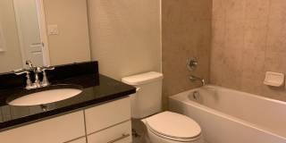 Beautiful 4/3 with fenced yard in Hunters Creek! Available August 2026 Gallery 9