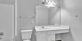 7435 Primrose Post Gallery 21
