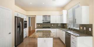 5 BED Summerlin home w/ 1ST FLOOR BED AND 3/4 BATH 5 BED Summerlin home w/ 1ST FLOOR BED AND 3/4 BATH Gallery 4