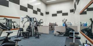 1707 Hickory Ln Gallery 15