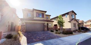 3 BEDROOM HOME WITH ROOFTOP DECK! STRIP VIEWS! Gallery 1
