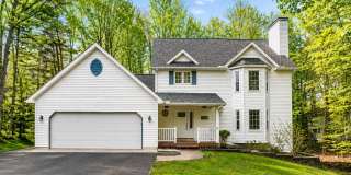 GORGEOUS 3 BEDROOM HOME ON WEST SIDE OF TRAVERSE CITY Gallery 1