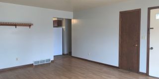 $1195 | 2BD 1 BA | 822 Dwight St | Available 7/15/26 Gallery 5