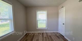 5121 Pioneers Boulevard Gallery 14