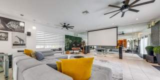 Spacious 3-Bedroom West Park Home with Private Pool Spacious 3-Bedroom West Park Home with Private Pool Gallery 18