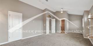 Stylish Townhouse 2bed / 2bath, 2 car garage and AC in Gated Community Near Powers Corridor Gallery 14