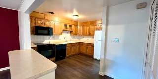 Spacious 4BR House in Edgewater Gallery 21