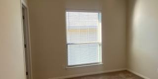4 BEDROOM, SHORT TERM LEASE AVAILABLE Gallery 20