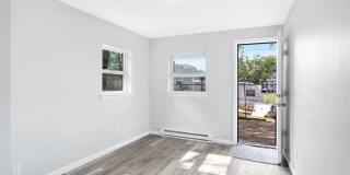 565 LINE Street Gallery 12