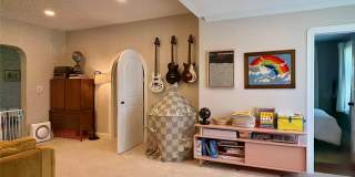 646 W Beech Street Gallery 19