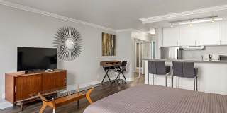 1200 Riverside Gallery 13