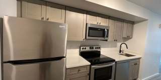 725 W Pratt Gallery 24