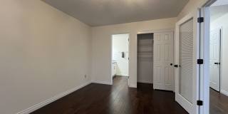 Grand 5 Bedroom Home Featuring 19ft Ceilings, Family Room & Main-Level Suite Gallery 33