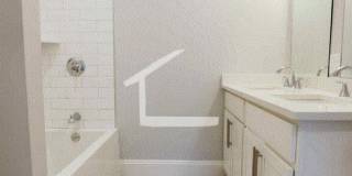 Charming 4 Bedroom-No Broker Fee Gallery 1