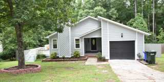 Coming Soon~ 3 Bedroom and 2 Bath- Great Outdoor Space (Pets Negotiable) Gallery 1