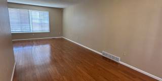 5 bedroom 3 bathroom Sinlge Family House in Aurora Gallery 4