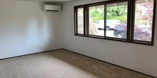 2-Bedroom 1-Bathroom Duplex off Gilham Gallery 3