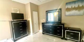1537 NE 30th Ct Gallery 1