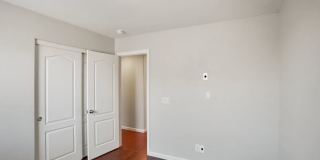 4 Bedroom, 3 Den West Side Home Gallery 30