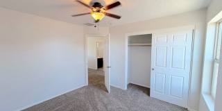 Beautiful 3 Bedroom Home in Montecito Estates area on Albuquerque's Westside. Refrigerated Air! Open Layout Gallery 16
