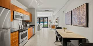 Logan Circle Condo | 1 Bed | 1 Bath | 885 Sf | Large Private Patio | 1 Garage Parking Space Gallery 12