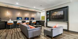 The Avenues Gallery 15
