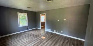 Cozy 2-Bedroom Home In a Peaceful Neighborhood! Gallery 4