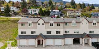 Spacious Sun-filled 3 bed 2.5 Bath Townhouse Gallery 27