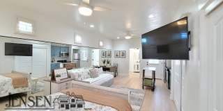 Beautiful Furnished Casita in Hurricane-All Linens and Kitchen, Bath Essentials Included- Just move in! Gallery 9