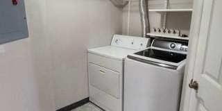 Spacious Midtown Condo with 2 Bedrooms, 2 Balconies & Internet Included! Gallery 19