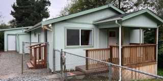 Arcata 2/1 house near Cal Poly Humboldt and North Town Gallery 1