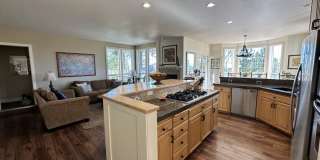 Large Furnished home on Awbrey Butte Gallery 7