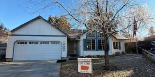 Lovely NE 3 Bedroom Home w/Large Yard & Mowing Included! Gallery 1