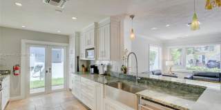 309 Oak St Gallery 31