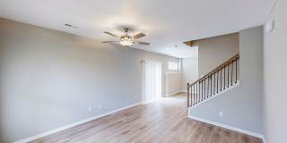 3 Bedroom 2.5 Bathroom Duplex! Gallery 4