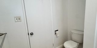 Spacious & Bright 2 Bedroom Apartment in Prime Long Beach Location Gallery 33