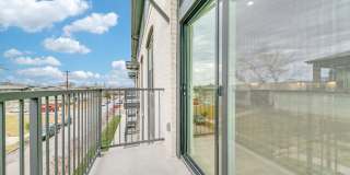 Burnett Lofts Gallery 22