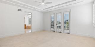 17 Colonial Gallery 16