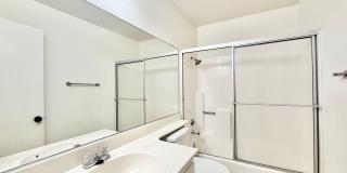 AVAILABLE NOW! 3 Bedroom 2 Bathroom Home in Golden Sun Estates! Gallery 18