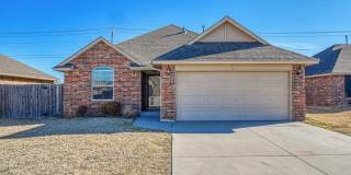 Three Bedroom Home with Storm Shelter in Moore! Gallery 1