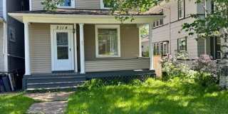 AVAILABLE June 1st - 6 Bedroom, 2 Bath House with Garage Gallery 3