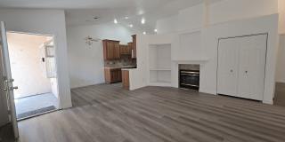 1612 North Torrey Pines Drive - 104#104 Gallery 8