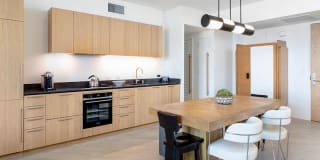 Columbia Square Living Gallery 24