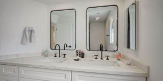Furnished 4 bedroom home in the Lakes! Gallery 30
