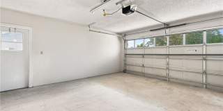 2101 SE Dolphin Road Gallery 38