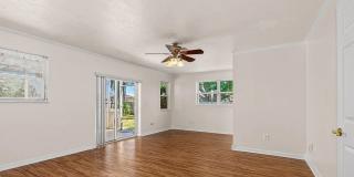 Beachside Living on Riverside Drive | 3 Bed, 2.5 Bath | Solar-Powered Savings Gallery 8