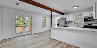 2305 Longview St. Gallery 28