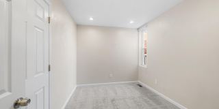 743-00 S 52ND Street Gallery 22