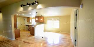 Stunning, Updated 2 Bedroom, 2 Bath House on Corner Lot! Gallery 6